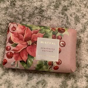 Mistral Christmas Holiday Scented Cranberry Currant Luxury Soap NWT 7oz